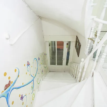 Bouti Guest house 2*